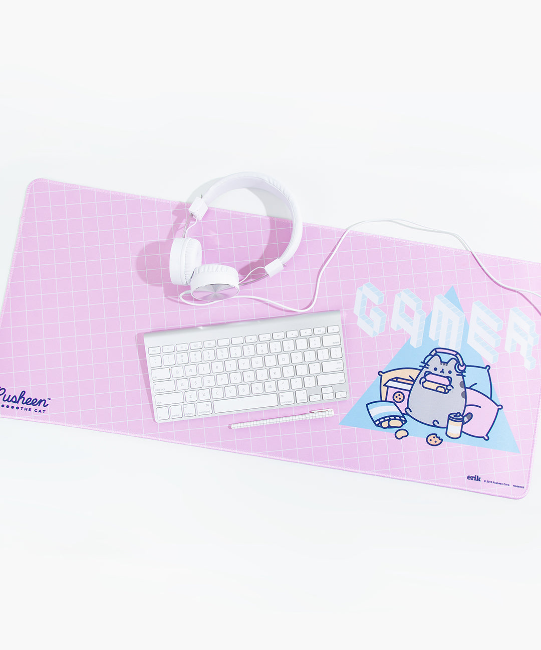 Gaming_Pusheen_Desk_Mat_002_Web