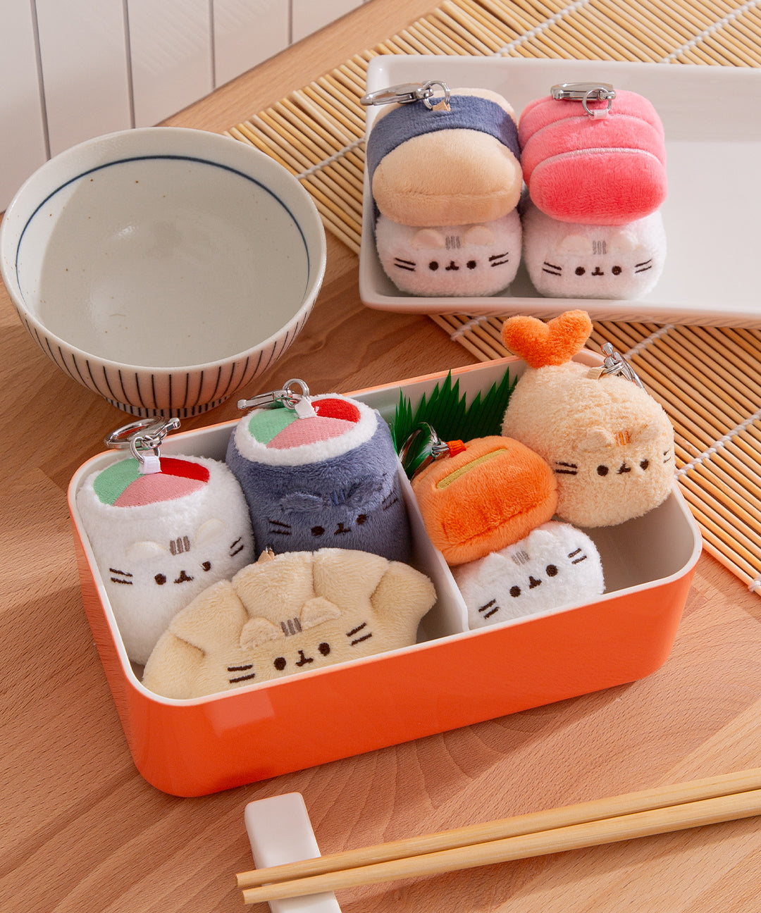 PusheenBentoBoxSurprisePlush_006_WEB