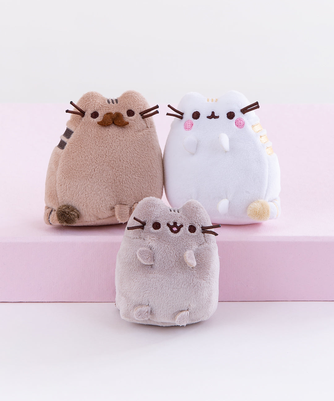 Pusheen_Family_Gathering_Plush_Figurine_Set_002_web