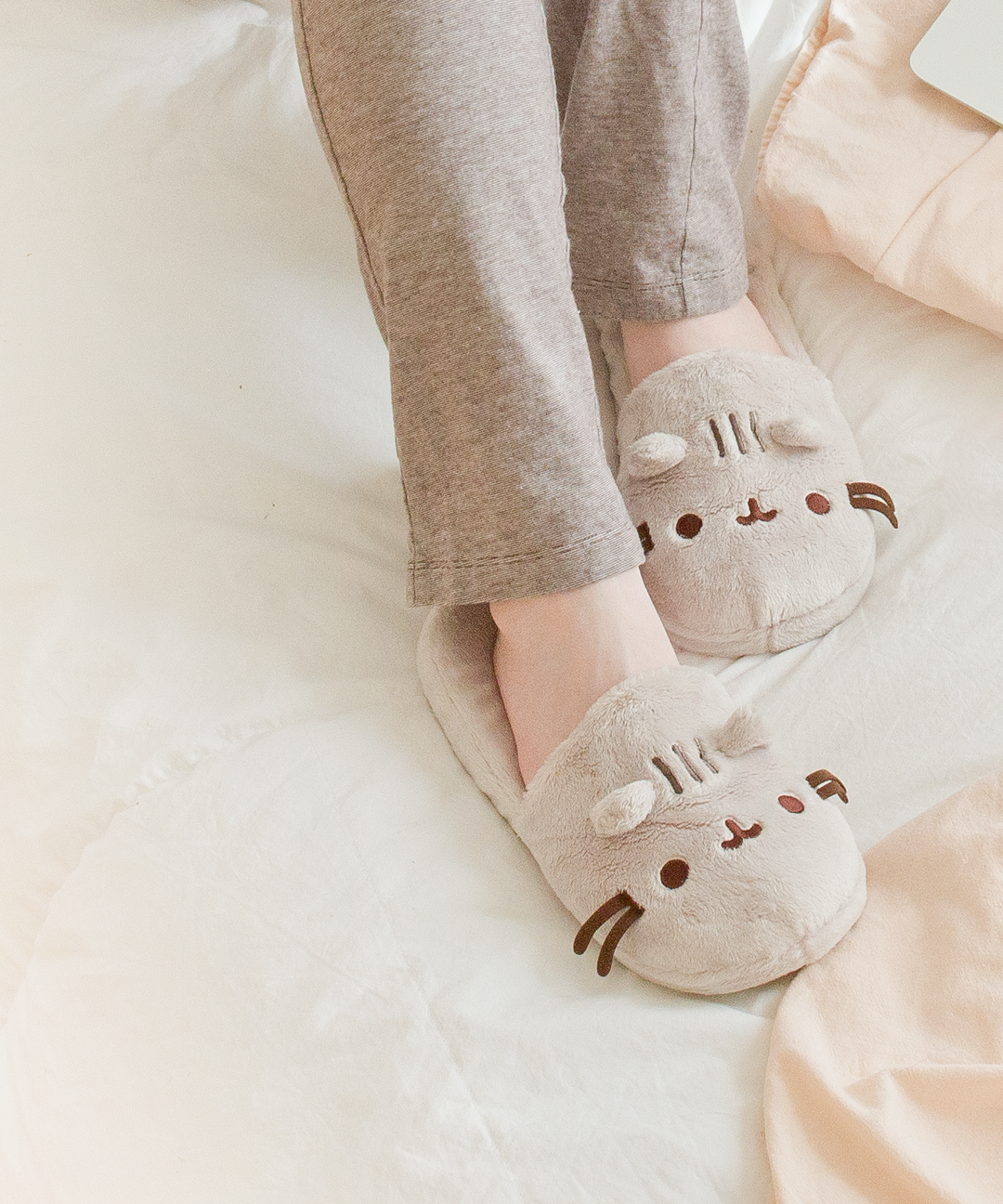 Pusheen_Slippers000